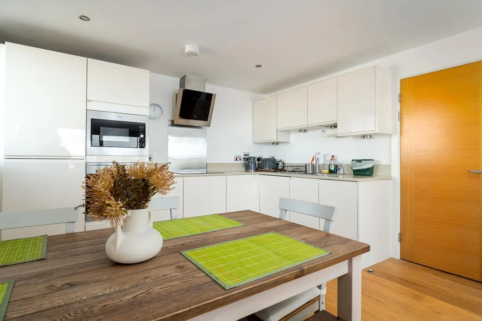 Guestready - Charming Stay With A Balcony London Apartment