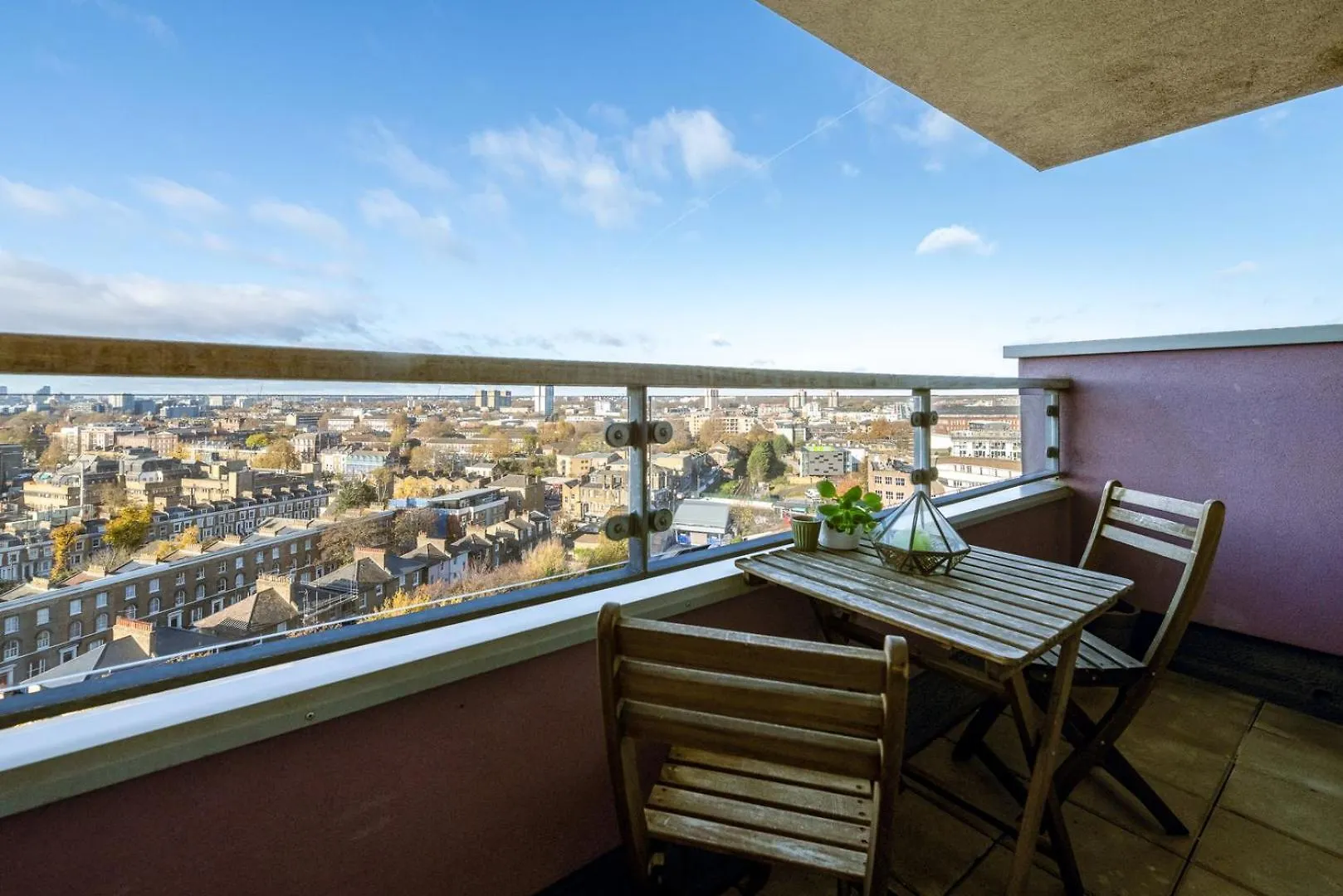 Apartment Guestready - Charming Stay With A Balcony London