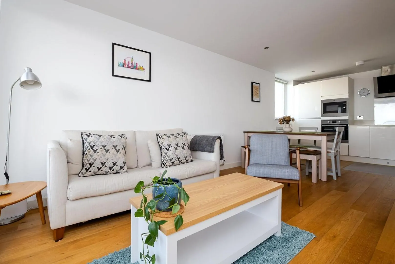 Guestready - Charming Stay With A Balcony London