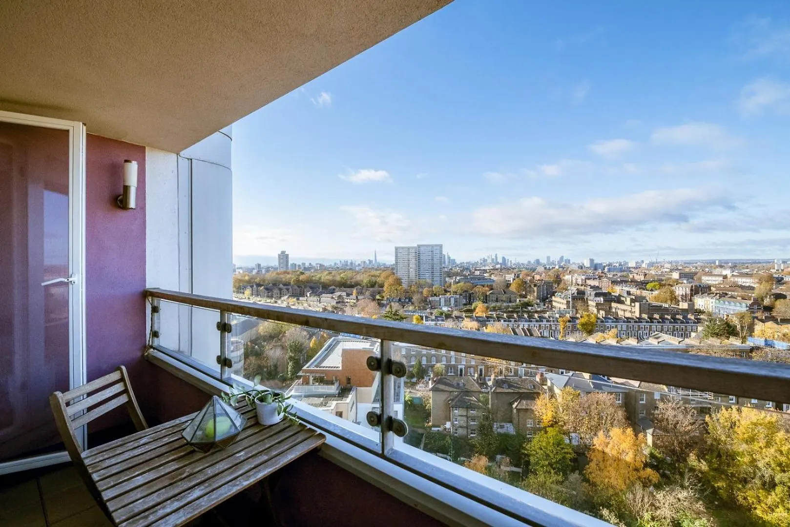 Guestready - Charming Stay With A Balcony London